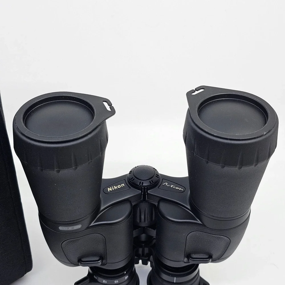 Nikon Action 10-22x50 3.8 at 10x Zoom Binoculars with Case and Accessories